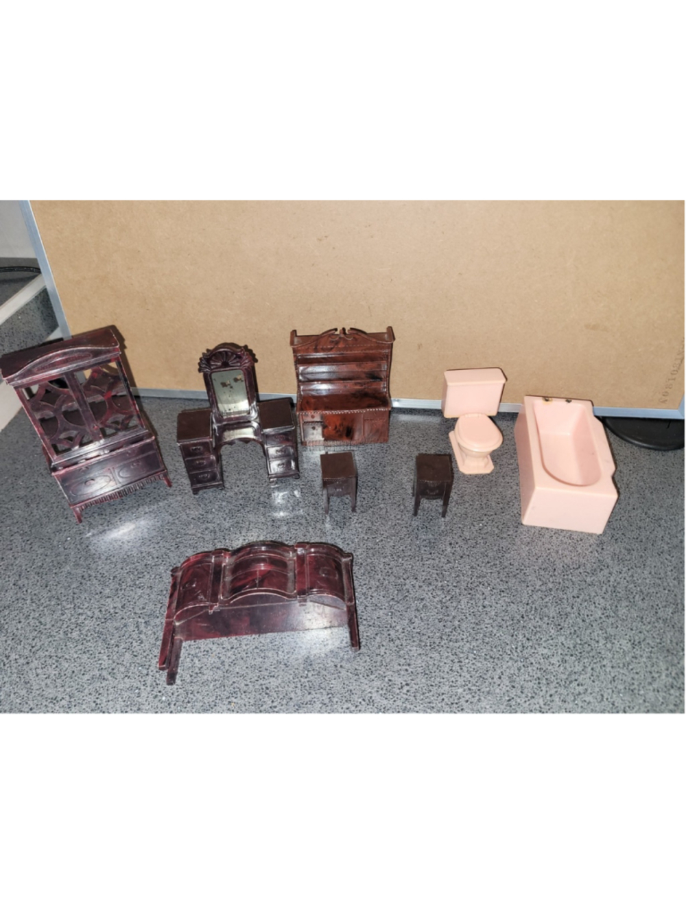 Vintage Ideal & Renwal Mini Dollhouse Furniture Lot USA Pink Bath Bedroom READ